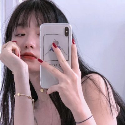 绿杨移作两家春